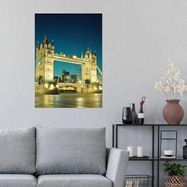 Plakat samoprzylepny Tower Bridge w Londynie o zmierzchu