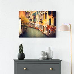 Obraz na płótnie Wąski kanał w Wenecji we Włoszech