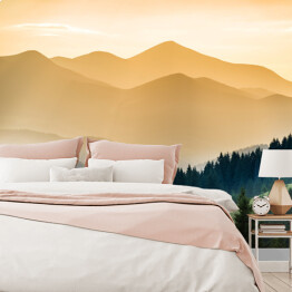 Fototapeta winylowa zmywalna Piękny zachód słońca w rozwarstwionych górach