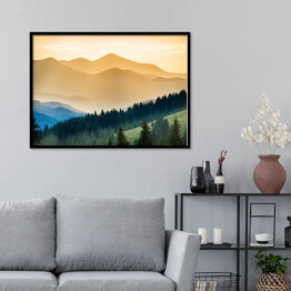Plakat w ramie Piękny zachód słońca w rozwarstwionych górach