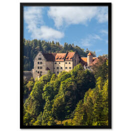 Plakat w ramie Zamek Rabenstein na tle wzgórza porośniętego drzewami