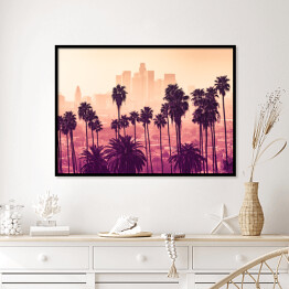 Plakat w ramie Palmy w Los Angeles z drapaczami chmur w tle