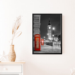 Obraz w ramie Czerwone budki telefoniczne w Londynie w nocy