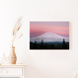 Obraz na płótnie Góra Bachelor na tle różowego, pastelowego nieba, USA