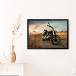 Obraz w ramie Motocykl stojący na poboczu