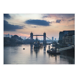 Plakat samoprzylepny Jesienny wschód słońca nad Tamizą w Londynie