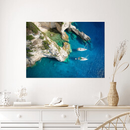 Plakat Żaglówki w pięknej zatoce, wyspa Paxos, Grecja