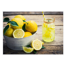 Świeże cytryny i lemoniada