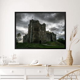 Obraz w ramie Zamek Doune w Szkocji tuż przed burzą