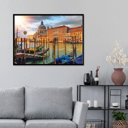 Plakat w ramie Wenecja - kanały przy zabytkowych budynkach