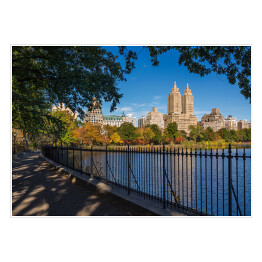 Plakat samoprzylepny Upper West Side z kolorowymi jesiennymi liśćmi Central Park, Manhattan, Nowy Jork