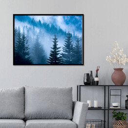 Plakat w ramie Sosnowy las w niebieskiej mgle