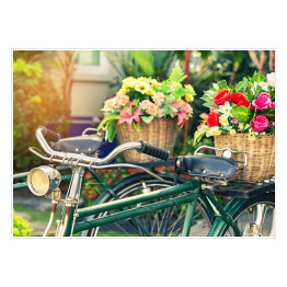 Plakat Rower z bukietem kolorowych kwiatów w koszyku 