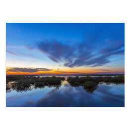 Plakat samoprzylepny Zachód słońca nad wodą - Merritt Island Wildlife Refuge, Floryda