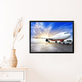Obraz w ramie Samolot pasażerski na pasie startowym