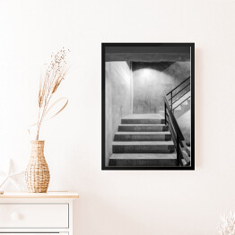 Obraz w ramie Betonowe schody z czarną stalową poręczą