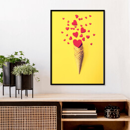 Plakat w ramie Rożek z serduszkami na żółtym tle
