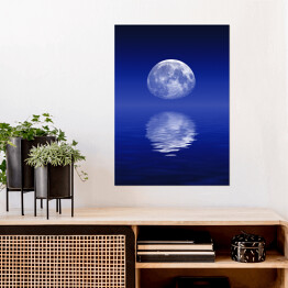 Plakat Księżyc odbijający się w morzu