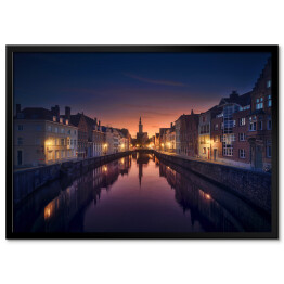 Plakat w ramie Oświetlone Brujas Sunset w Belgii nocą