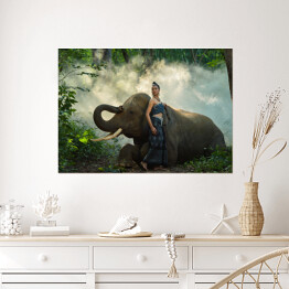 Piękna kobieta i słoń, Tajlandia