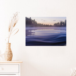Plakat samoprzylepny Letni krajobraz z rzeką, lasem, chmurami na niebieskim niebie 
