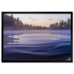 Plakat w ramie Letni krajobraz z rzeką, lasem, chmurami na niebieskim niebie 