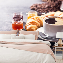Fototapeta Śniadanie - filiżanka kawy, rogalik i dżem owocowy