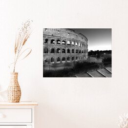Plakat samoprzylepny Widok w nocy na Koloseum, Rzym, Włochy w biało czarnych barwach