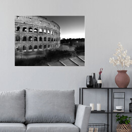 Plakat samoprzylepny Widok w nocy na Koloseum, Rzym, Włochy w biało czarnych barwach