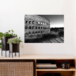Plakat Widok w nocy na Koloseum, Rzym, Włochy w biało czarnych barwach