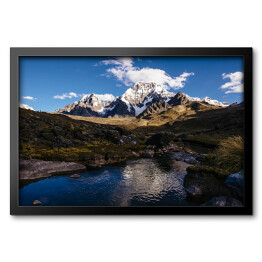 Obraz w ramie Rzeka w Cordillera Vilcanota ze szczytem Ausangate, Peru, Ameryka Południowa