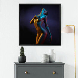 Obraz w ramie Elegancka modelka w złoto niebieskiej farbie