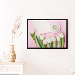 Obraz w ramie Kawy kubek, papierowa karta i wiosenny tulipan