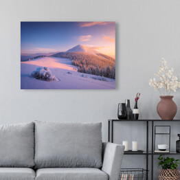 Obraz na płótnie Zimowy krajobraz ze szczytem górskim