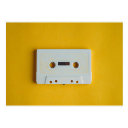 Plakat samoprzylepny Stara biała kaseta na żółtym tle