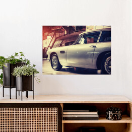 Plakat samoprzylepny Piękny srebrny retro samochód na pokazie