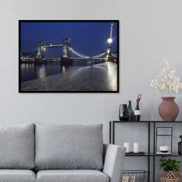 Plakat w ramie Tower Bridge w nocy, Londyn, Wielka Brytania