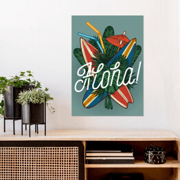 Napis "aloha", deski surfingowe i liście palmowe 