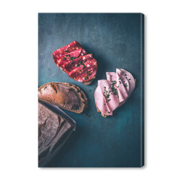 Obraz na płótnie Rustykalny chleb ze świeżym salami chorizo ​​i mortadeli