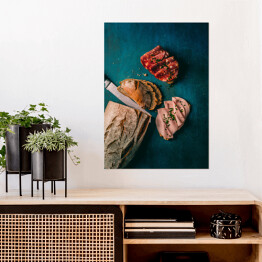 Plakat Rustykalny chleb ze świeżym salami i chorizo ​​