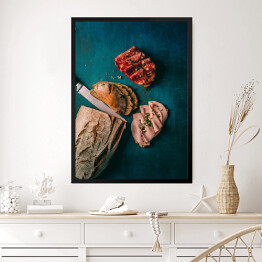 Obraz w ramie Rustykalny chleb ze świeżym salami i chorizo ​​