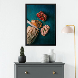 Obraz w ramie Rustykalny chleb ze świeżym salami i chorizo ​​