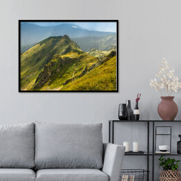 Plakat w ramie Piękny krajobraz gór latem, widok na klify i zielone wzgórza