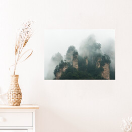 Plakat samoprzylepny Góry otoczone chmurami w Zhangjiajie, Chiny