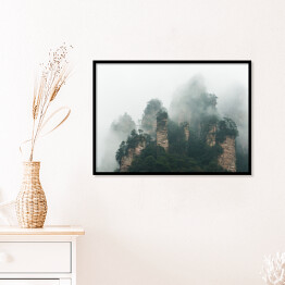 Plakat w ramie Góry otoczone chmurami w Zhangjiajie, Chiny