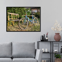 Plakat w ramie Niebieski rower na wsi
