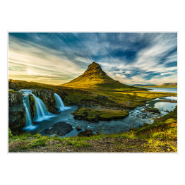 Plakat samoprzylepny Rozwiane chmury nad Górą Kirkjufell w Islandii 