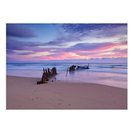Plakat samoprzylepny Wschód słońca w Dicky Beach Shipwreck w Australii