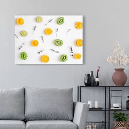 Obraz na płótnie Owoce i lawenda na białym tle