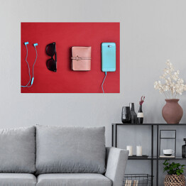 Plakat samoprzylepny Akcesoria dla kobiet na czerwonym tle - smartphone, słuchawki, portfel, okulary przeciwsłoneczne